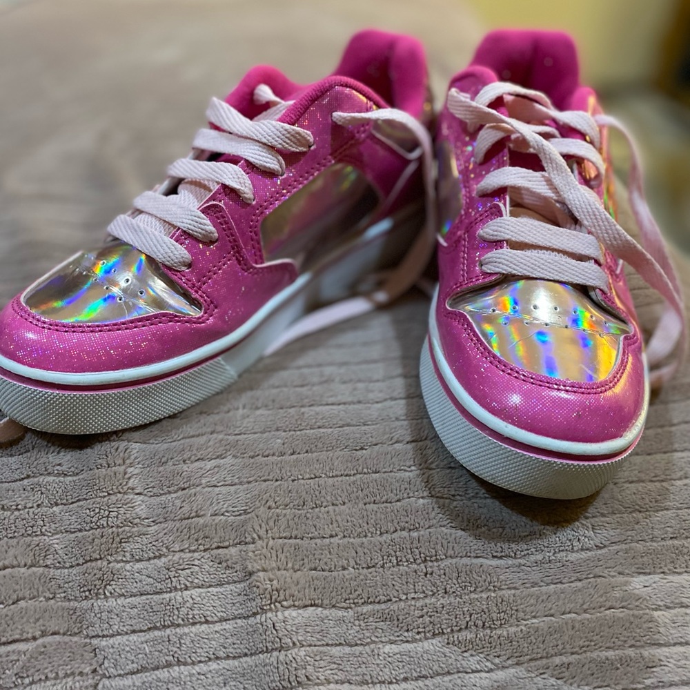 Pink Heeleys youth 6 or women’s 7